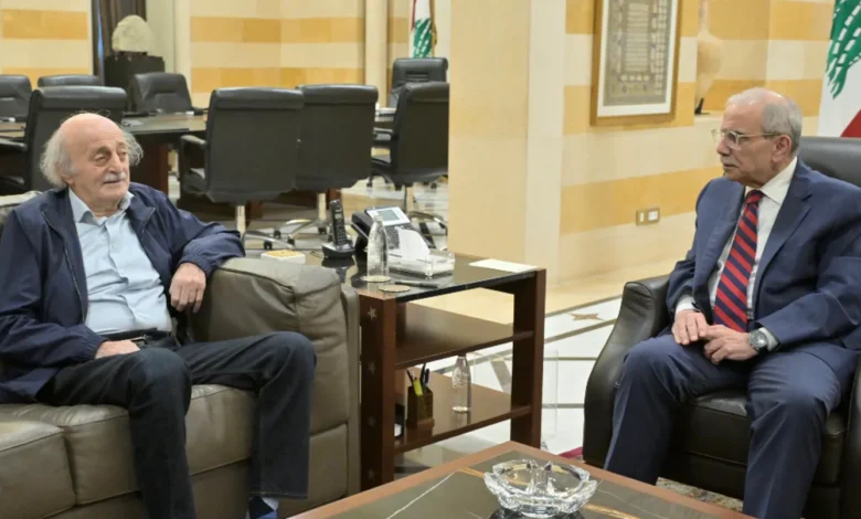 سلام يبحث مع جنبلاط الاعتداءات الإسرائيلية على لبنان