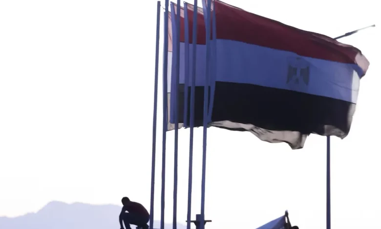 مصر تأمل باكتشافات جديدة للنفط والغاز وتطرح 14 منطقة للتنقيب