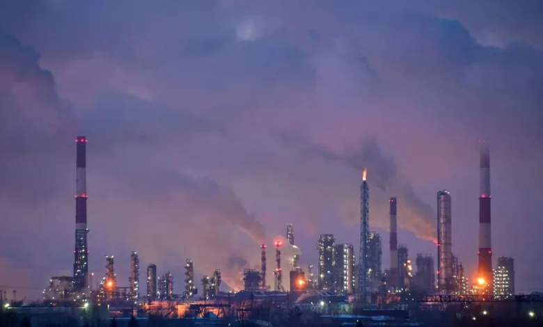 نقص الوقود يدفع روسيا لتمديد حظر تصدير الديزل شهراً إضافياً
