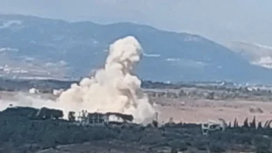 بالفيديو- انهيار جزء من جبل القنطرة جنوبي لبنان بسبب التفجيرات الإسرائيلية