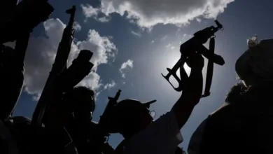 الحوثيون يشيّعون 19 من عناصرهم في ثماني محافظات بينهم ضباط برتب رفيعة