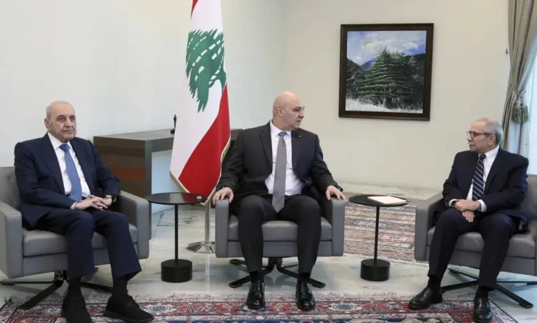 خيار عون للحزب الاندماج بالجيش فهل ينسحب على السلاح؟