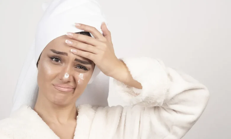 ظهور البثور بعد منتج جديد: Skin Purging أم تحسّس؟