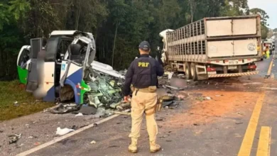 21 قتيلا على الأقل في تصادم بين حافلة وشاحنة في البرازيل