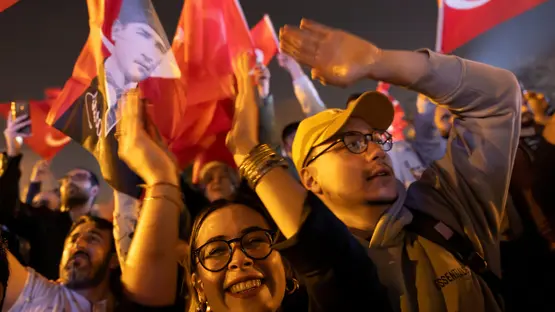 من صناديق الاقتراع إلى تبادل اللكمات.. انتخابات بلدية تركية تخرج عن السيطرة