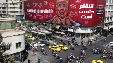 طهران تؤكد الصمود وواشنطن تزعم تصفير صادرات النفط الإيراني