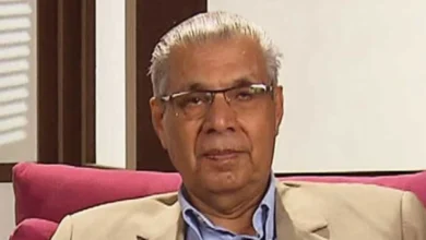 عبده مباشر و"65 عامًا في بلاط صاحبة الجلالة" ترسم ملامح الصَّحَفي الأصيل