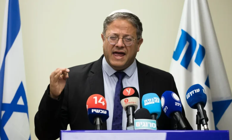 "كنّ يعولن على سجون كالفنادق".. بن غفير يقتحم زنازين أسيرات فلسطينيات