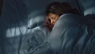 الاستيقاظ عند الرابعة فجراً...ما أسبابه؟