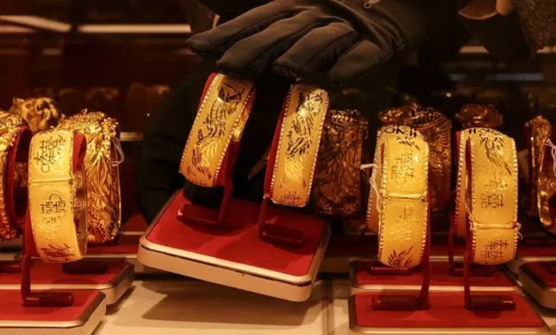 بداية الأسبوع... كم سجّل سعر الذهب؟