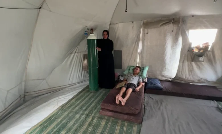 بلا هواء أو علاج.. 12 محطة أكسجين فقط تعمل بمستشفيات غزة