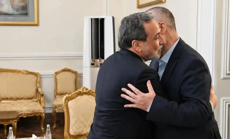 عراقجي استقبل حسن فضل الله في طهران... ماذا دارَ بينهما؟