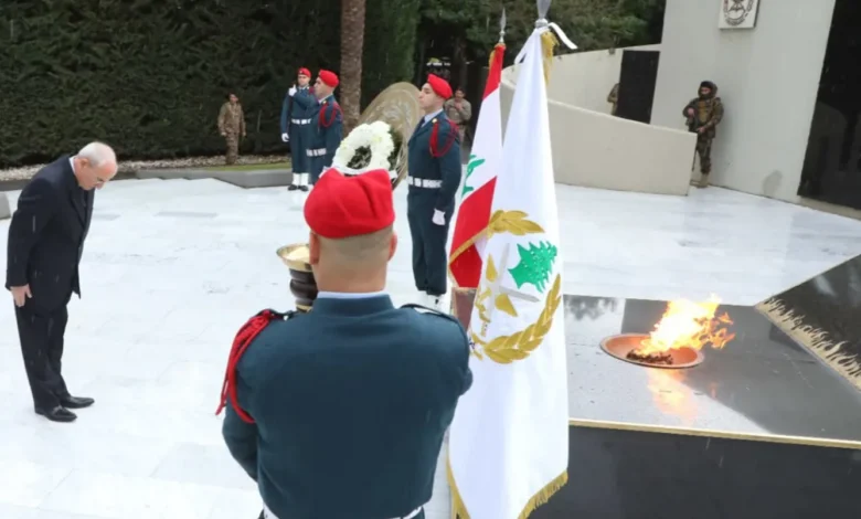 وزير الدفاع اللبناني يكسر صمته بعد إقرار قانون العفو... ماذا قال؟