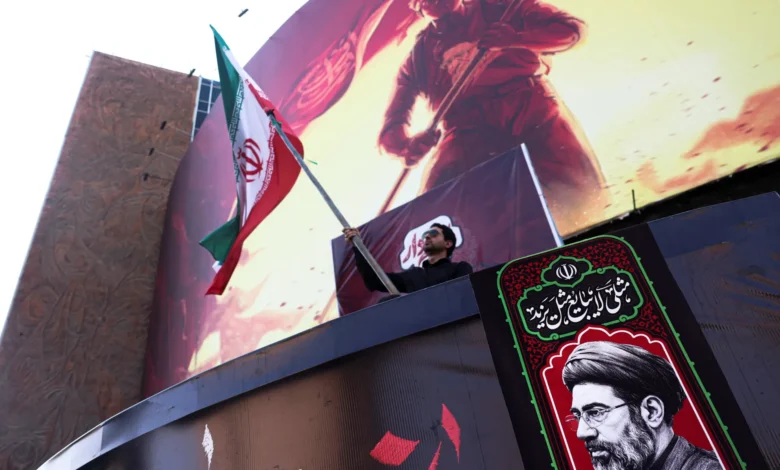 إيران توقف دبلوماسيَّين فرنسيين في موقع "اجتماع سري"