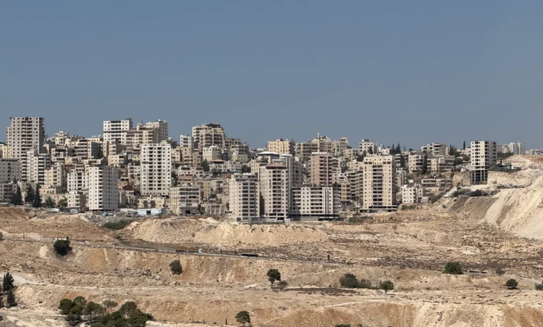 على مشارف القدس.. صور أقمار صناعية توثق توسع مستوطنة معاليه أدوميم