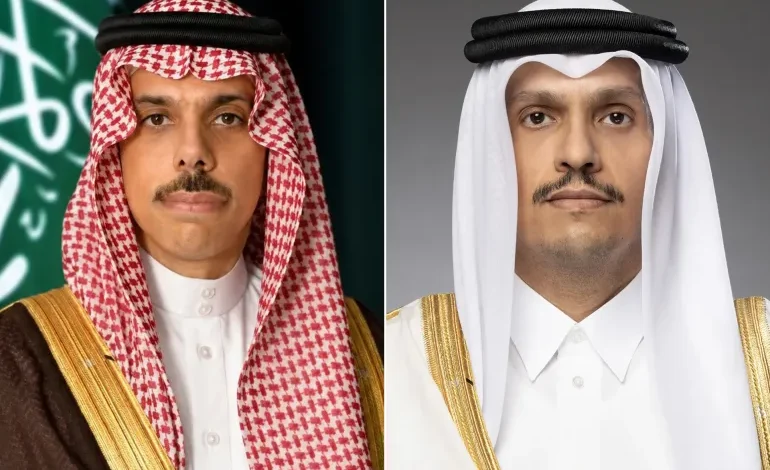 رئيس وزراء قطر يبحث مع وزير الخارجية السعودي سبل خفض التصعيد بالمنطقة