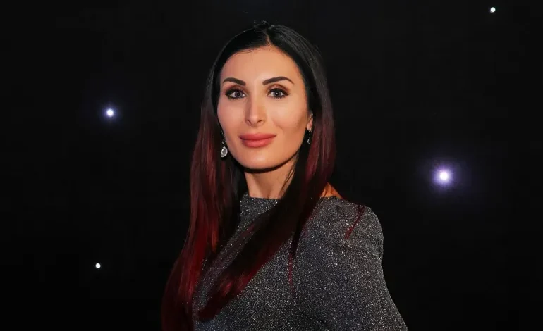 ناشطة يمينية تدعو إلى ترحيل المسلمين ومداهمة المساجد في أمريكا