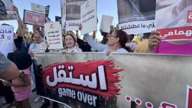 احتجاج أمام ملعب المنزه بتونس يطالب بتنحي الرئيس سعيّد