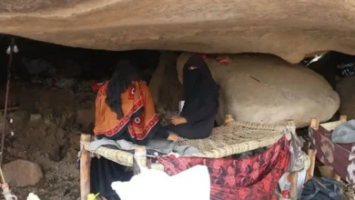 يمنيون قلقون يفرون جنوباً مع استمرار هجمات الحوثيين