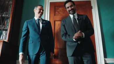 ممداني وسانشيز يسددان كرات من الورق في سلة المهملات.. ما القصة؟