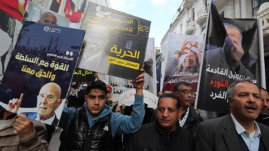 معارضون أمام "فرصة أخيرة" وجمعيات في "وقت مستعار".. ما ذا يحدث في تونس؟