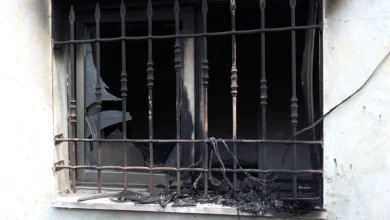 أحرقوا مدخله وهددوا بقتل العرب.. مستوطنون يهاجمون مسجدا قرب نابلس