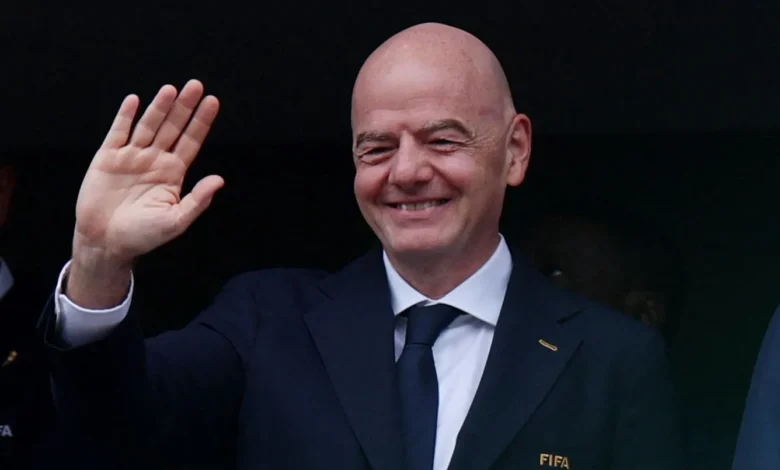 الاتحاد الدولي لكرة القدم يرفض التخلي عن إنفانتينو
