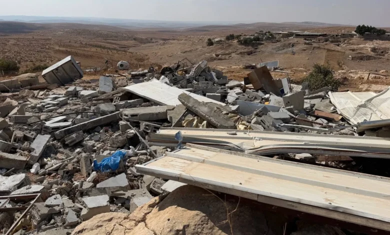 الاحتلال يهدم عشرات المساكن والمنشآت ويعتقل 13 فلسطينيا بالضفة