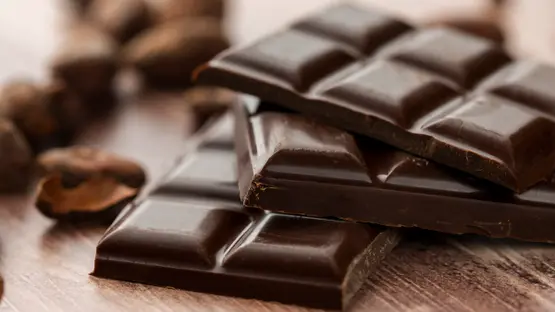 لعشاق الشوكولاتة الداكنة.. متى يكون الوقت الأنسب لتناولها؟