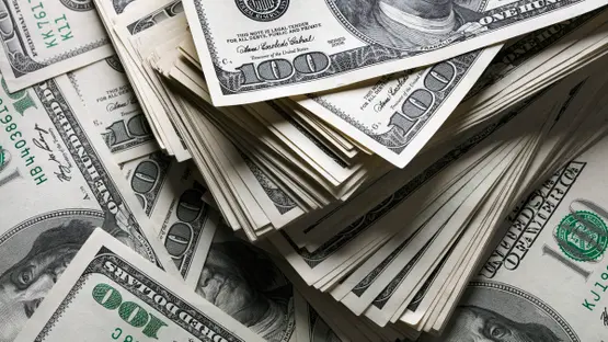 دولارات ترفضها البنوك وشركات الصرافة في مصر.. ما الأسباب؟