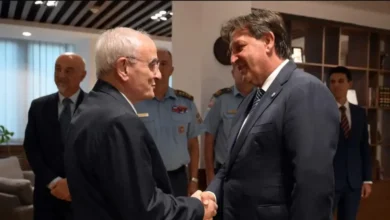 منسّى يلتقي نظيره الصربي في بلغراد: بحثُ في تعزيز التعاون الدفاعي والعسكري