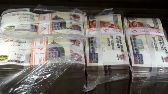 مؤشرات السيولة في مصر تتراجع لأول مرة منذ سنوات.. من التهم الأموال؟