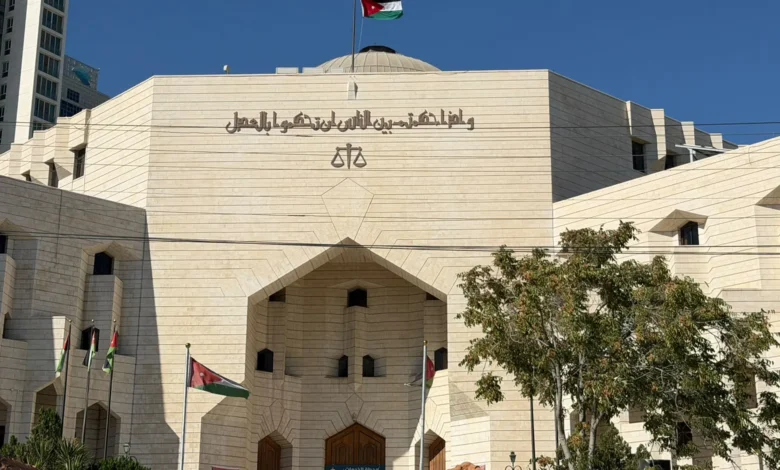 بين القدح واغتيال الشخصية.. ماذا تعني 29 ألف قضية إلكترونية في الأردن؟