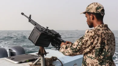 اليمن.. 120 قتيلا ومئات النازحين جراء الاشتباكات في تعز والحديدة