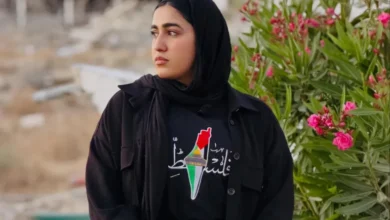 كيف حولت صانعة محتوى خشب المساعدات في غزة إلى إستوديو بودكاست؟