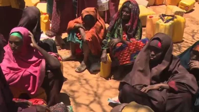 لا يتلقون أي مساعدات.. مئات آلاف الصوماليين بلا طعام ولا مياه ولا دواء في مخيمات بيدوا