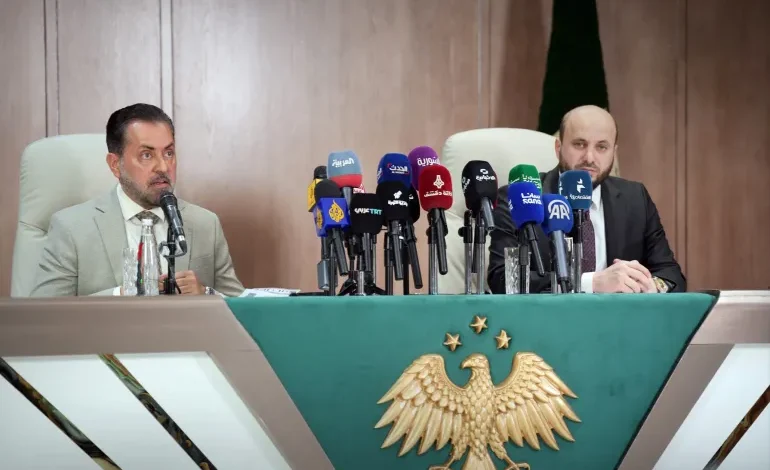 مصافٍ كهربائية وأنواع مدعومة.. الإعلان عن خطة حكومية لمواجهة أزمة المحروقات في سوريا