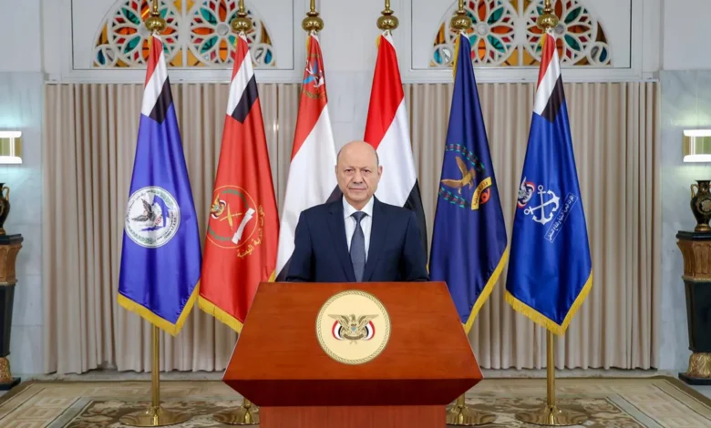 بين المعارك والعفو.. ما دلالات إعلان العليمي النفير لمواجهة الحوثيين؟