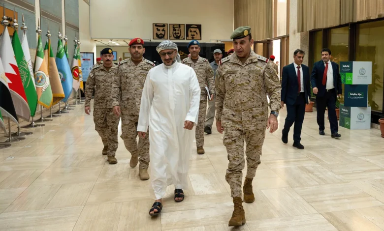 في ظهوره الأول بعد أحداث المخا.. طارق صالح يلتقي قائد القوات المشتركة في الرياض