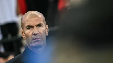 بالفيديو والصور: أول ظهور لزيدان مع فرنسا... ماذا ارتدى المدرب الجديد؟