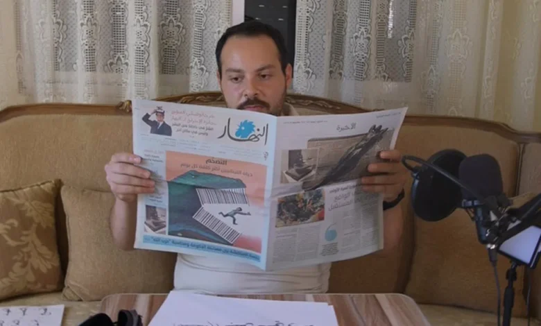 سمير حداد… الرجل الذي أمضى 43 عاماً يصحّح الكلمات ويخطّها في النهار