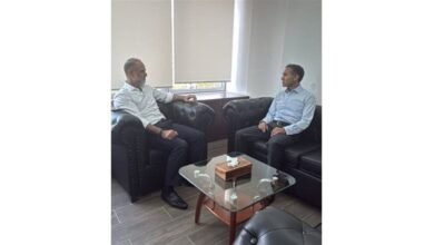 رسامني عرض مع السفير التركي تعزيز التعاون في مجالات النقل