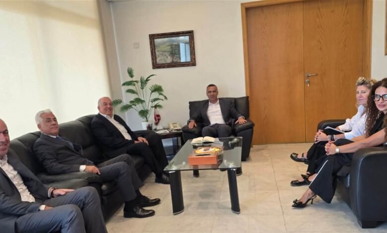 هاني تابع ملفات المزارعين والبلديات وبحث مع شركة قطرية في فرص التعاون والتسويق