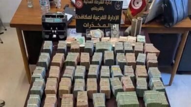 في دولة عربيّة... ضبط أكبر تاجر للمخدرات برفقة أحد المحامين البارزين