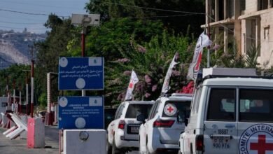 أسرى يعودون واحتجازات تتواصل.. هل تغلق المفاوضات ملفًا تعيد الحرب فتحه؟