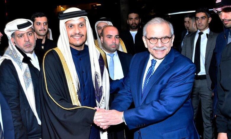اتصال هاتفي بين رئيس مجلس الوزراء القطري وسلام.. هذا ما تمّ بحثه