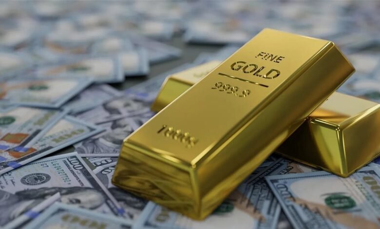 ارتفاع أسعار الذهب وتراجع طفيف للدولار