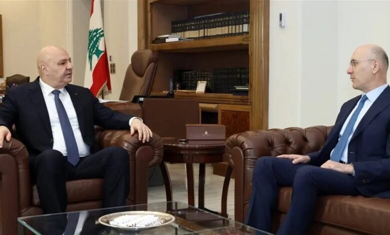 الرئيس عون عرض مع الحجار التطورات جنوبًا