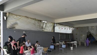 مدارس تفتح ونازحون بلا بيوت.. مَنْ يحل معادلة 15 أيلول؟