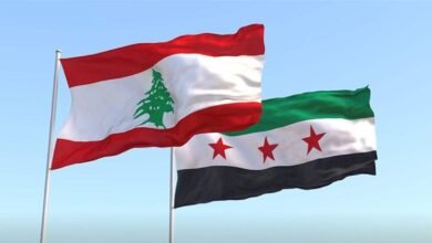 حاولوا الهرب عبر البحر.. لبنان سلّم 8 ضباط من عهد الأسد إلى سوريا